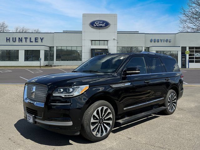 Used 2022 Lincoln Navigator Reserve w/ Equipment Group 201A AWD/4WD image 1