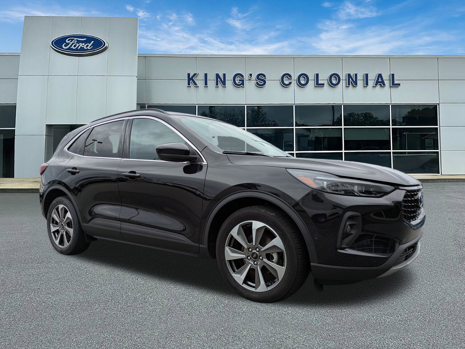 Used 2024 Ford Escape Platinum w/ Premium Technology Package image 1
