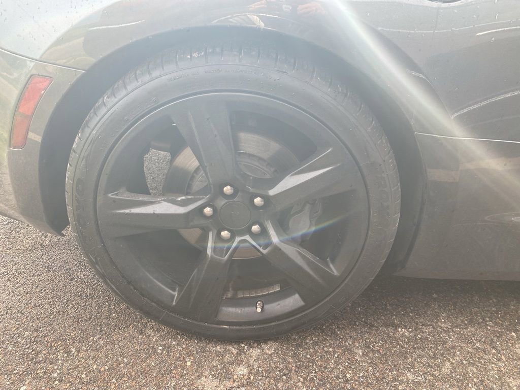 Used 2018 Chevrolet Camaro SS RWD image 6