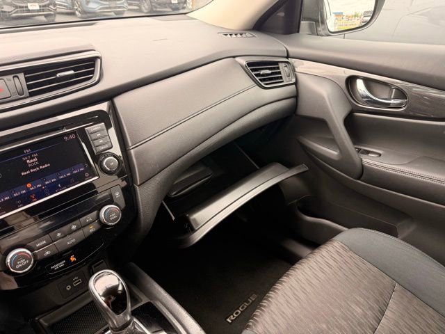 Used 2018 Nissan Rogue SV AWD/4WD image 27