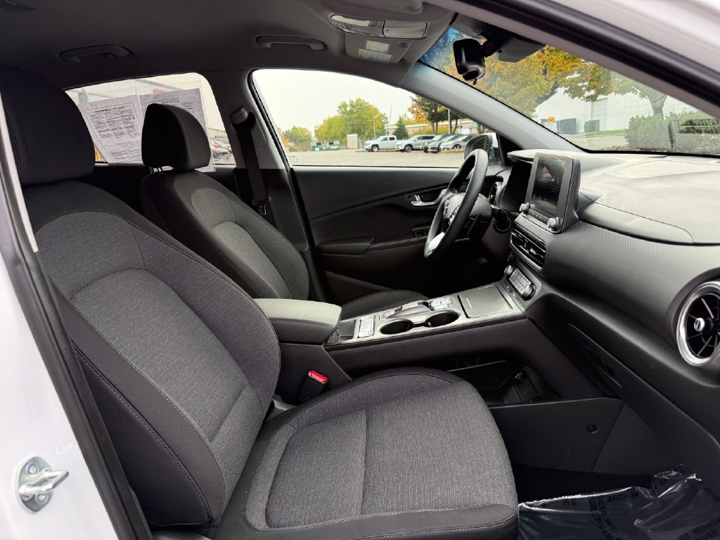 Used 2023 Hyundai Kona SE FWD image 12