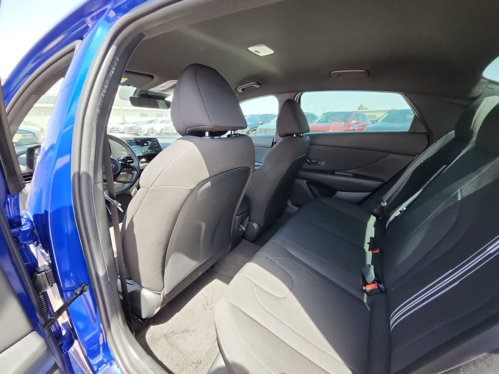 Used 2025 Hyundai Elantra Sport FWD image 16