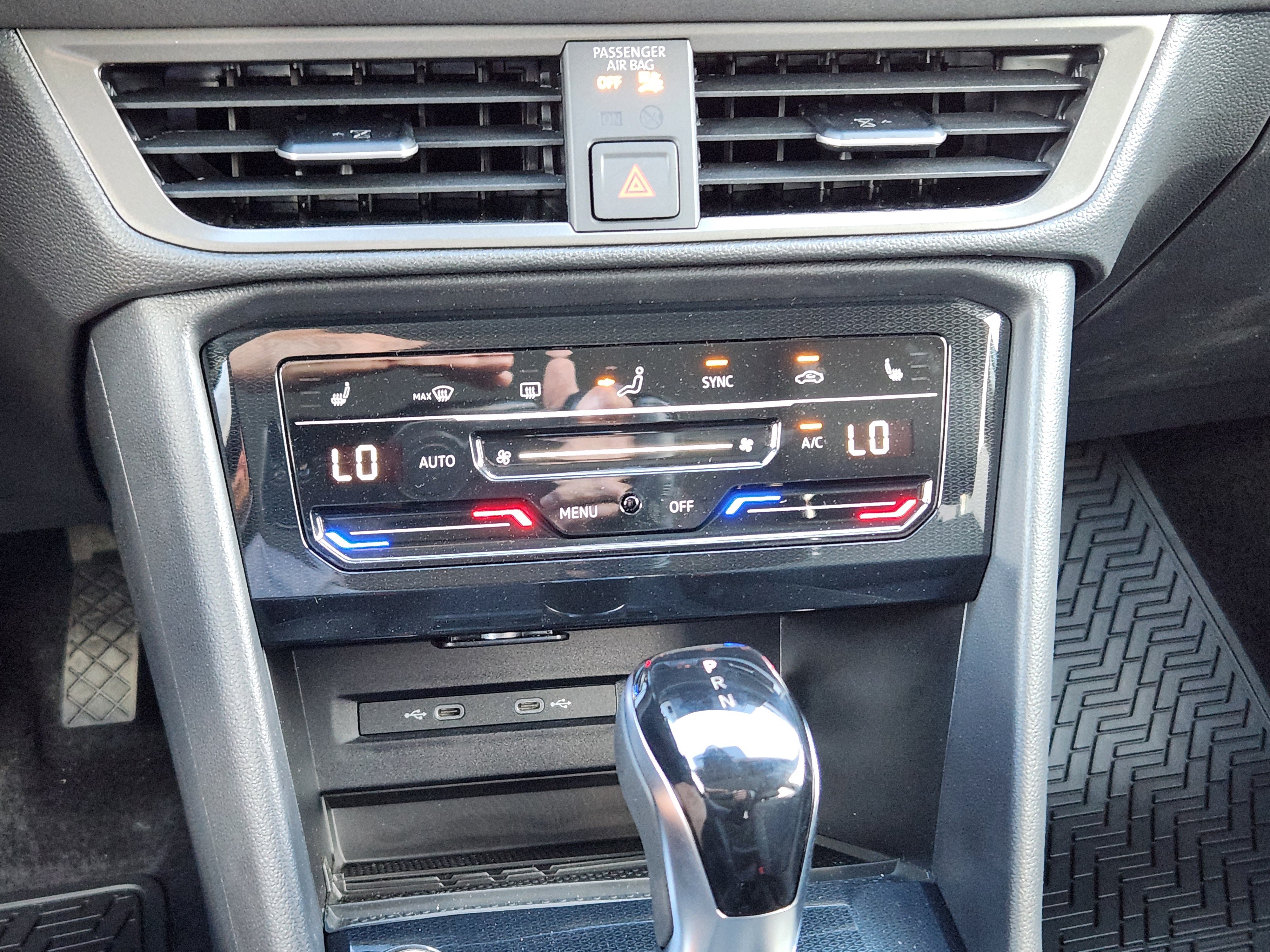 New 2026 Volkswagen Taos SE AWD/4WD image 29