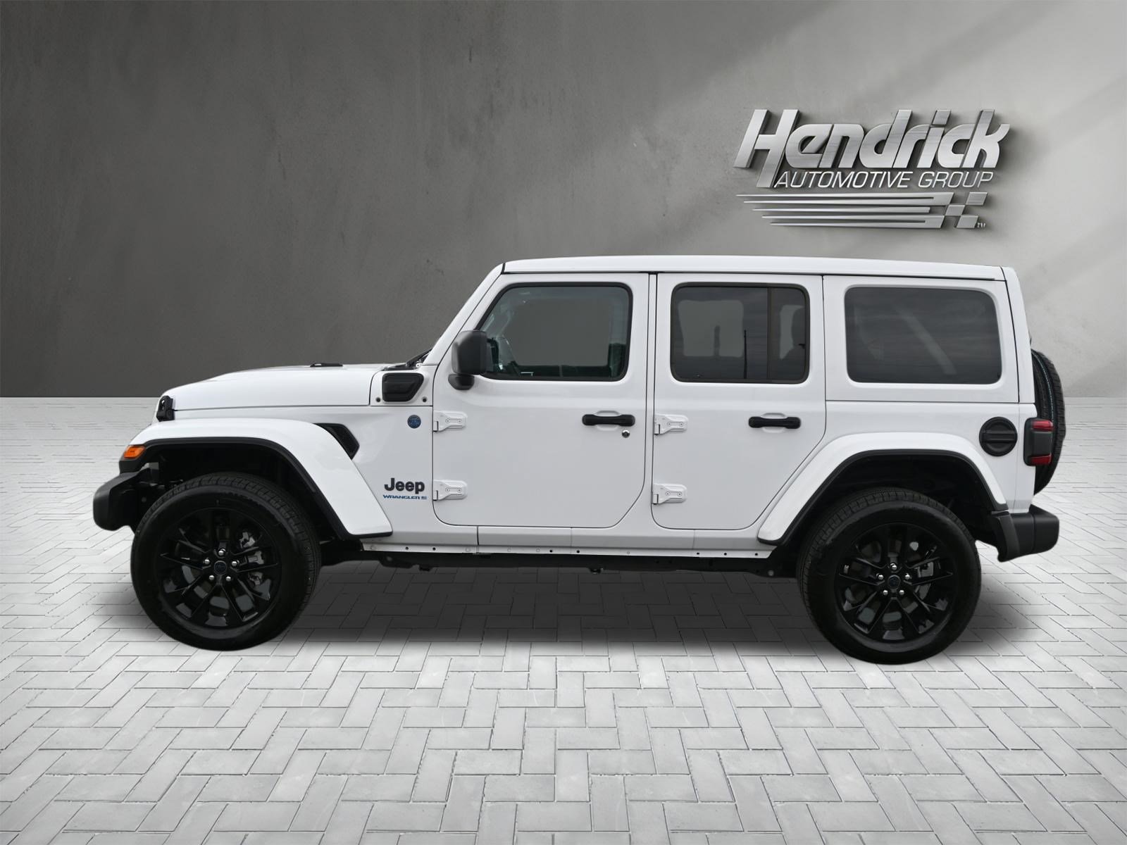 Used 2025 Jeep Wrangler Unlimited Sahara w/ Safety Group AWD/4WD image 7