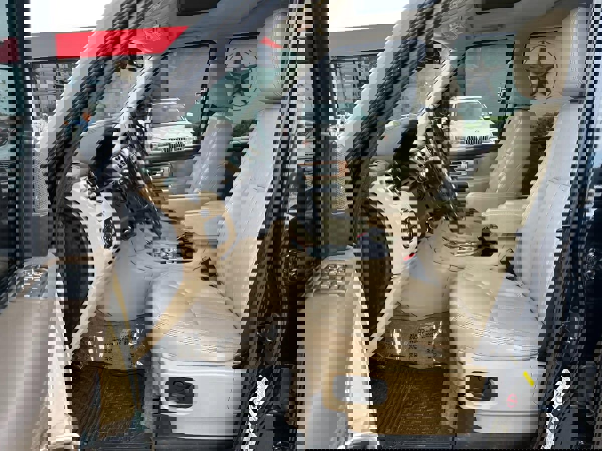 Used 2016 Land Rover LR4 HSE LUX image 9