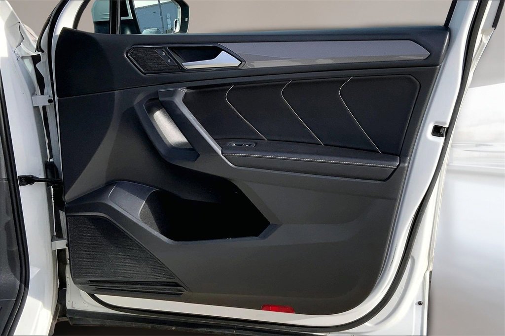 Used 2022 Volkswagen Tiguan SE image 23