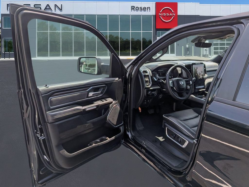 Used 2025 RAM 1500 Laramie AWD/4WD image 13