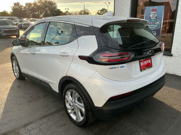 Used 2023 Chevrolet Bolt LT w/ Driver Confidence Package FWD image 2