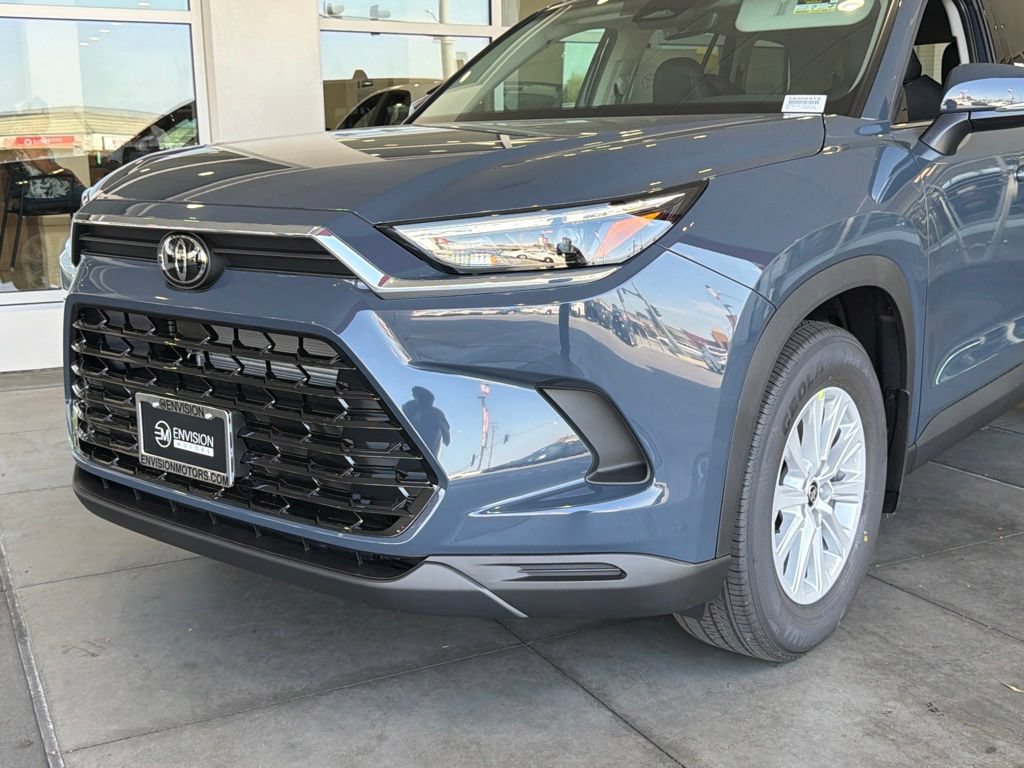 New 2026 Toyota Grand Highlander XLE FWD image 3
