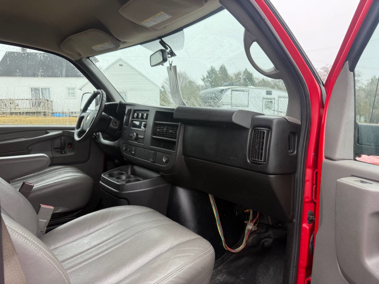 Used 2015 Chevrolet Express 2500 image 19