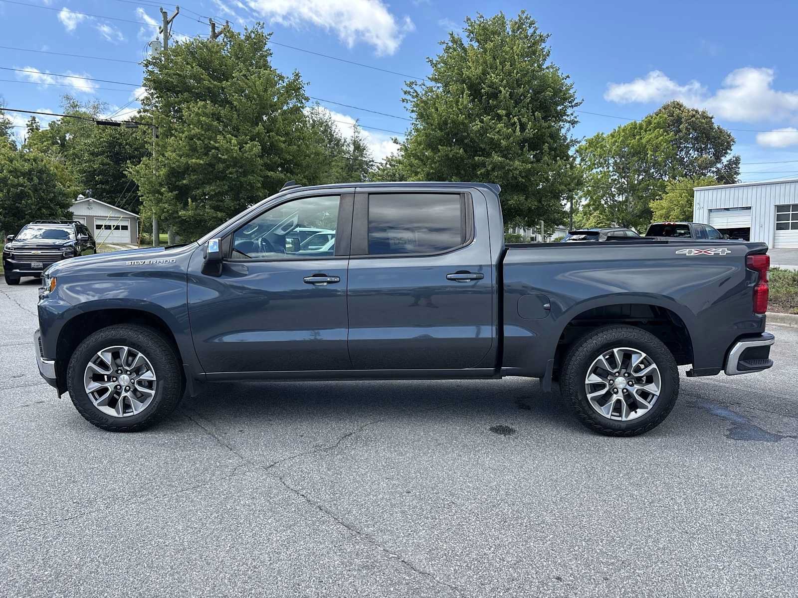 Used 2021 Chevrolet Silverado 1500 LT AWD/4WD image 9