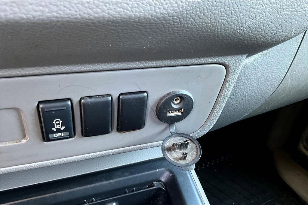 Used 2012 Nissan NV 2500 SV w/ Technology Pkg image 17