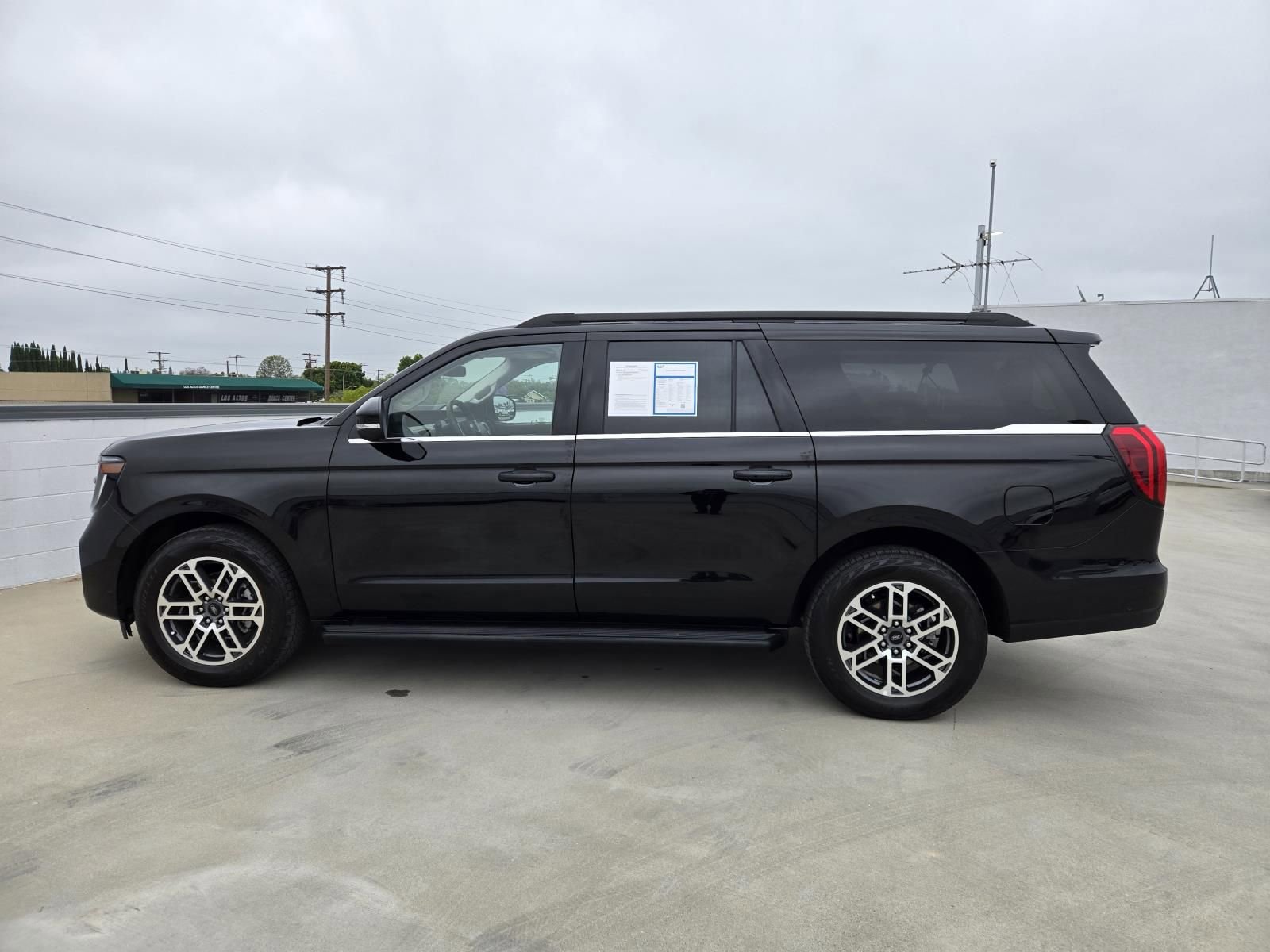 Used 2025 Ford Expedition Max Active AWD/4WD image 7