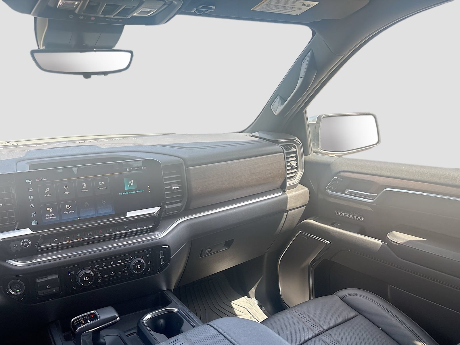 Used 2024 Chevrolet Silverado 1500 High Country w/ Technology Package AWD/4WD image 24