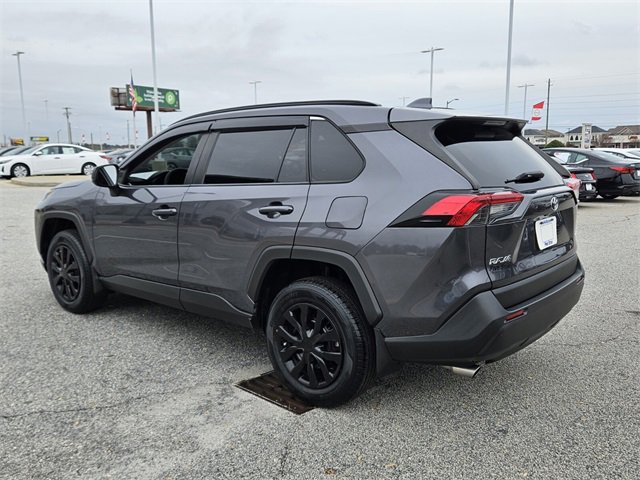 Used 2019 Toyota RAV4 LE image 8