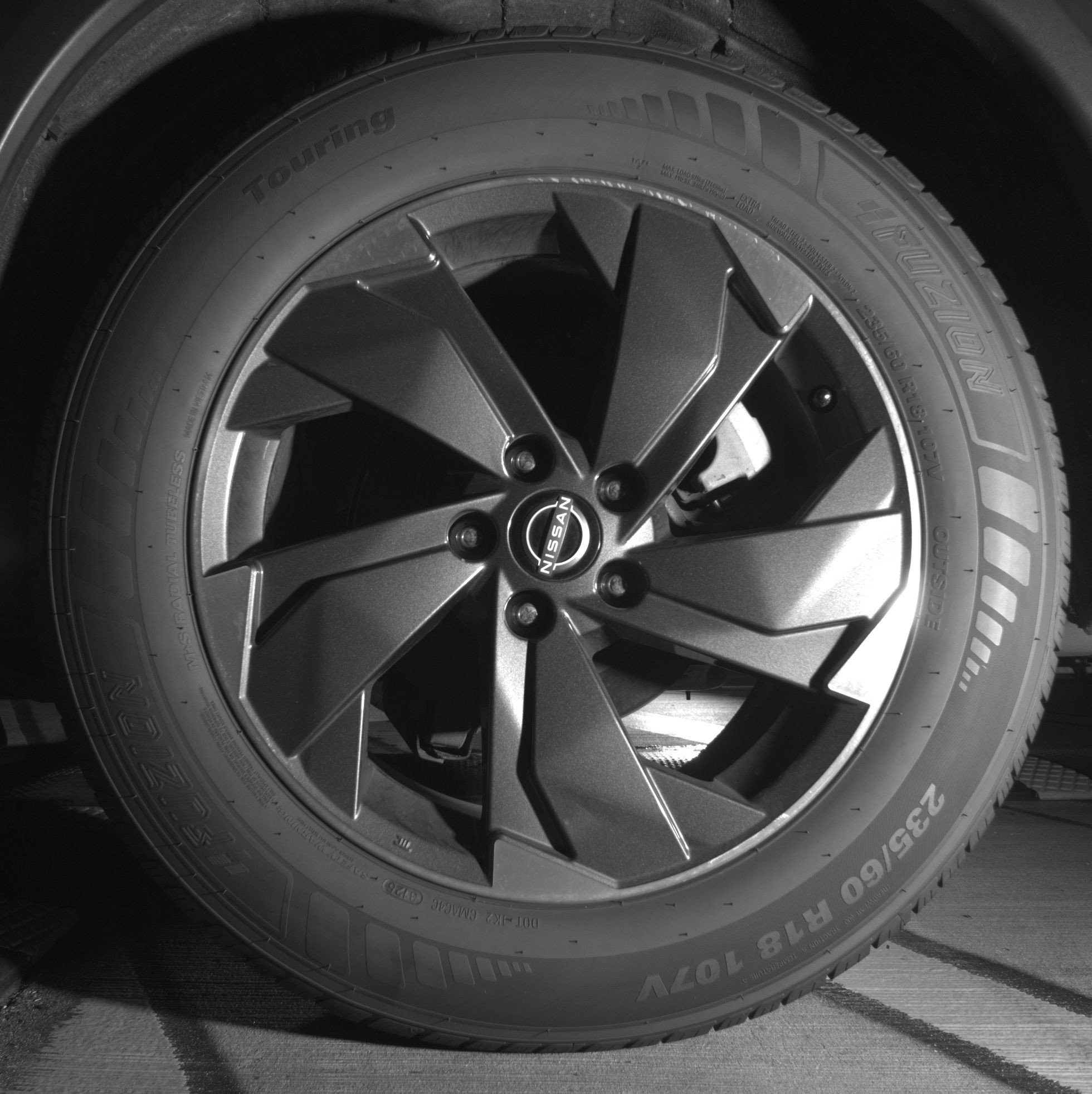 Used 2025 Nissan Rogue SV image 14