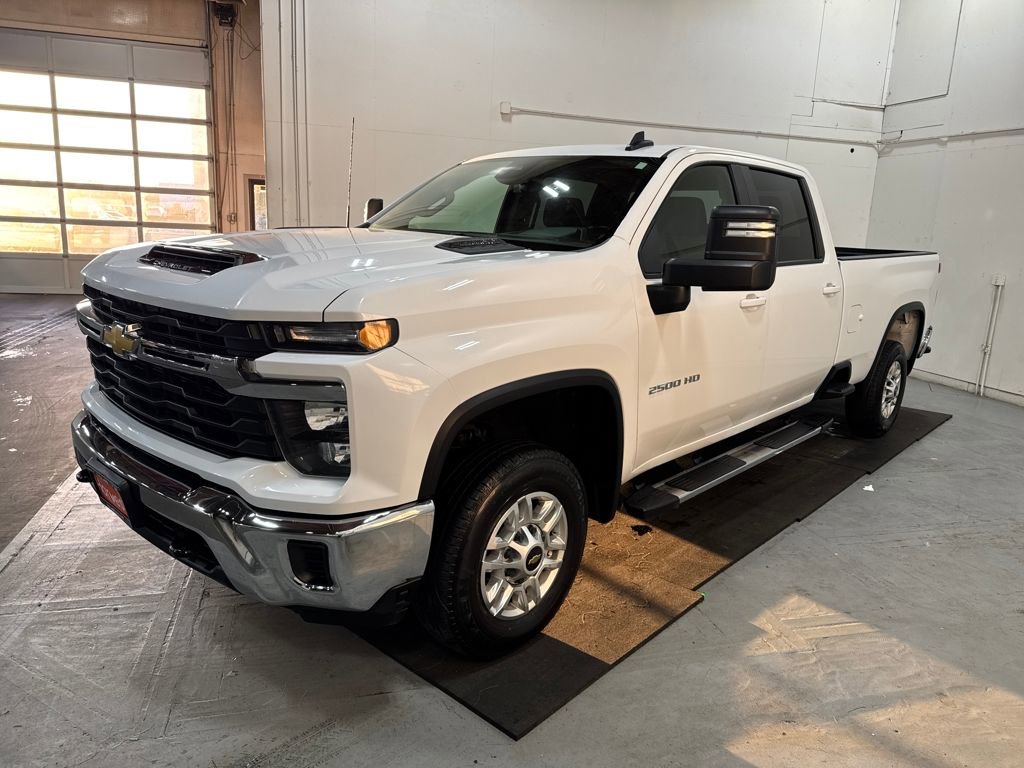 Certified 2024 Chevrolet Silverado 2500 LT AWD/4WD image 3