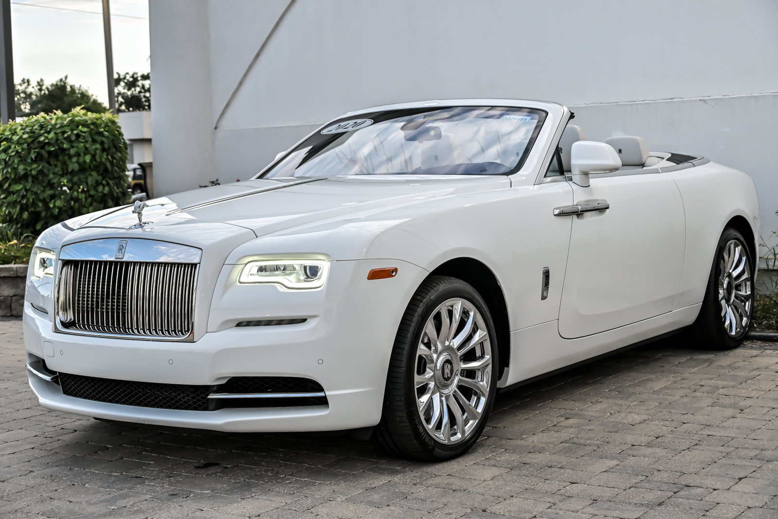 Used 2020 Rolls-Royce Dawn RWD image 5