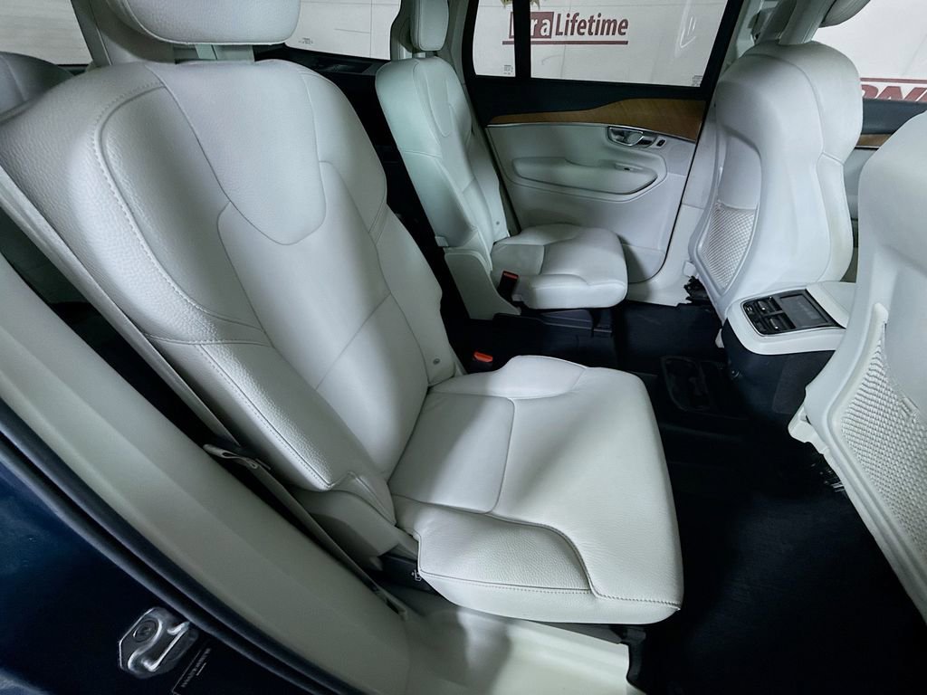 Used 2022 Volvo XC90 T6 Momentum w/ Climate Package image 33