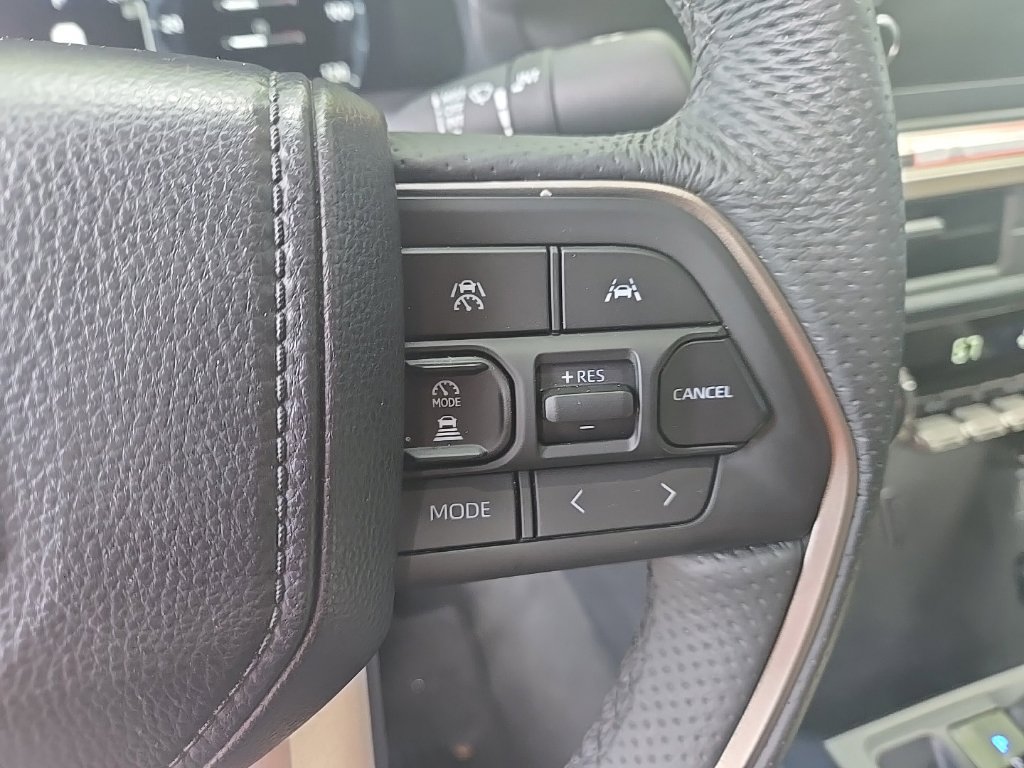Used 2025 Toyota Tacoma TRD Sport AWD/4WD image 15