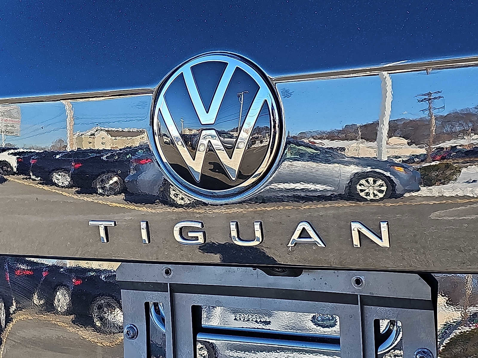 Used 2024 Volkswagen Tiguan SE image 31