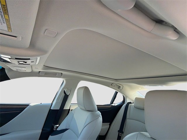 New 2025 Lexus ES 350 Ultra Luxury image 26
