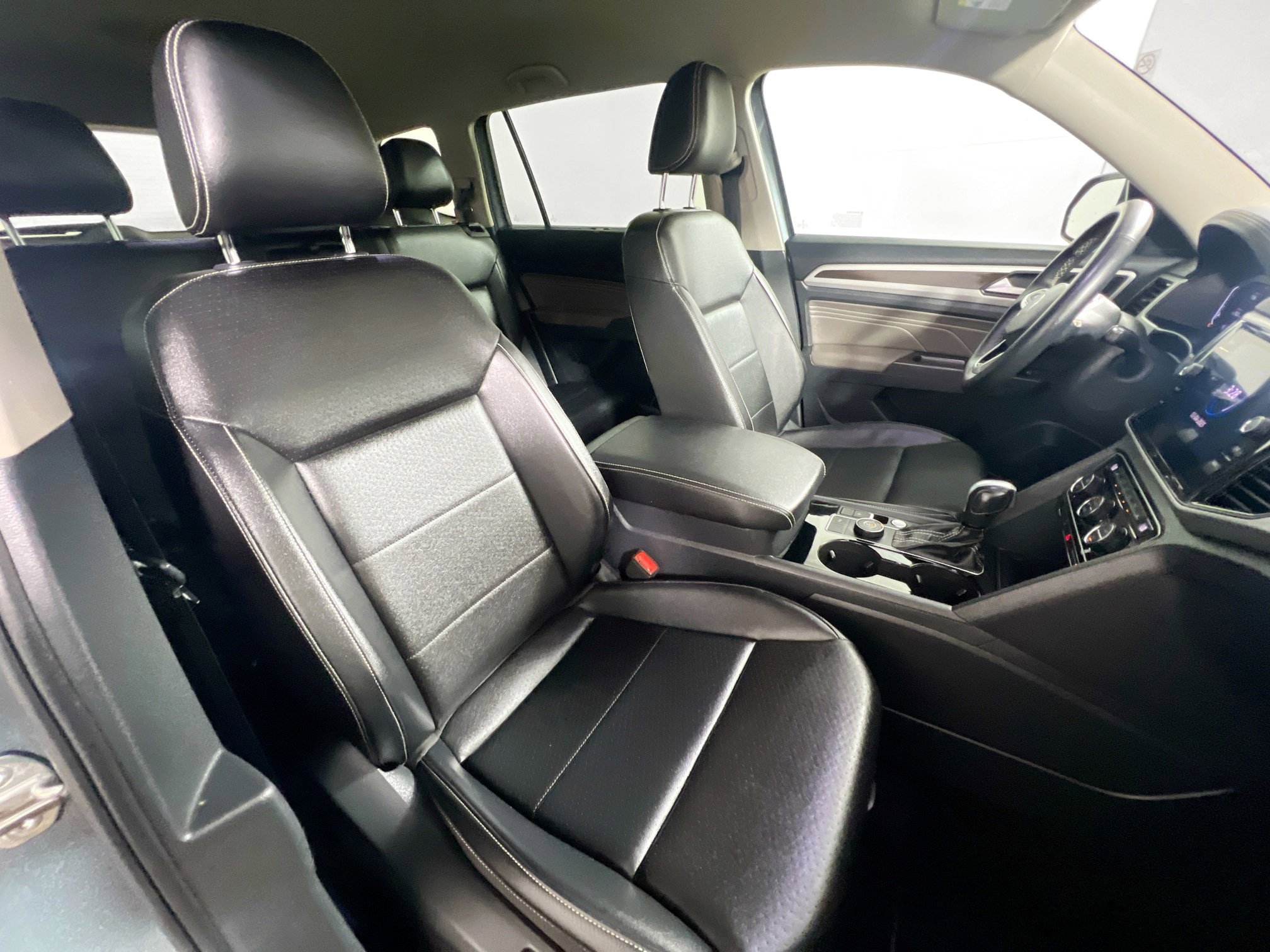 Used 2022 Volkswagen Atlas SE image 31