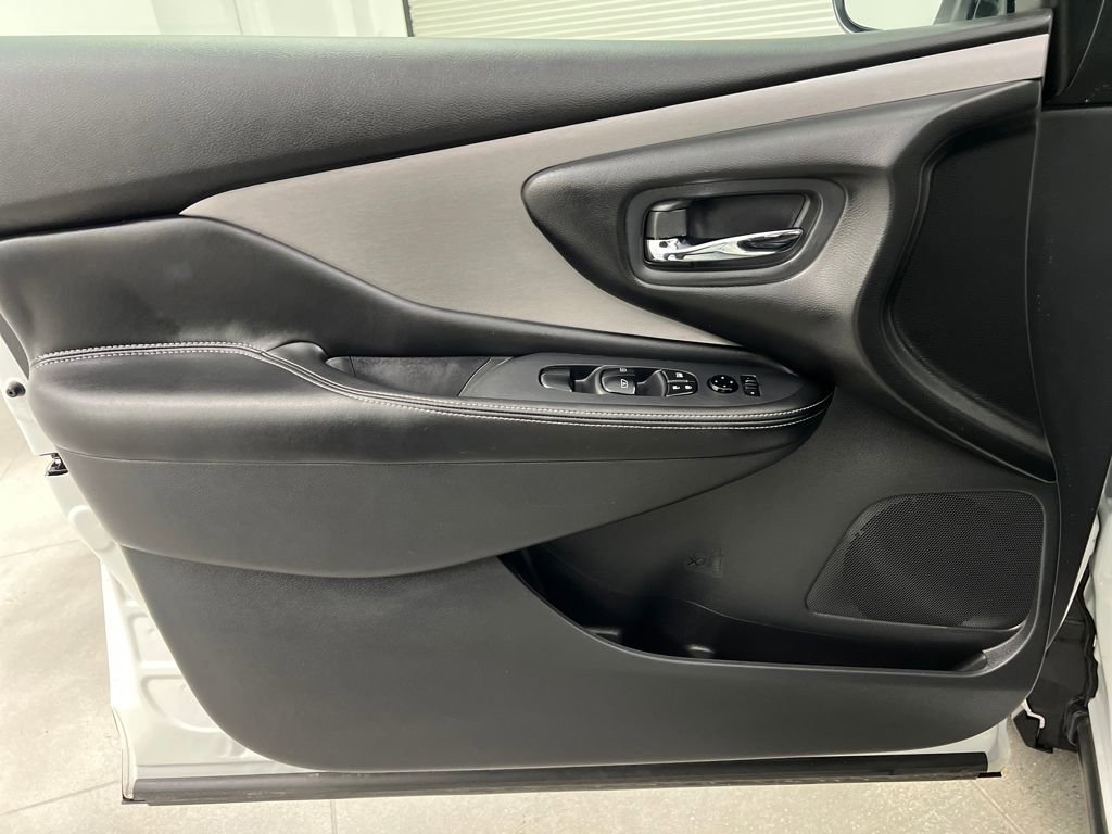 Used 2024 Nissan Murano SV AWD/4WD image 11
