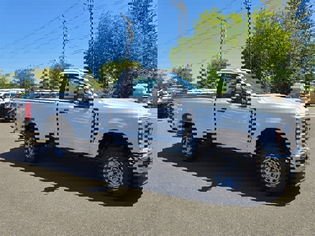 New 2025 Ford F250 XLT image 4
