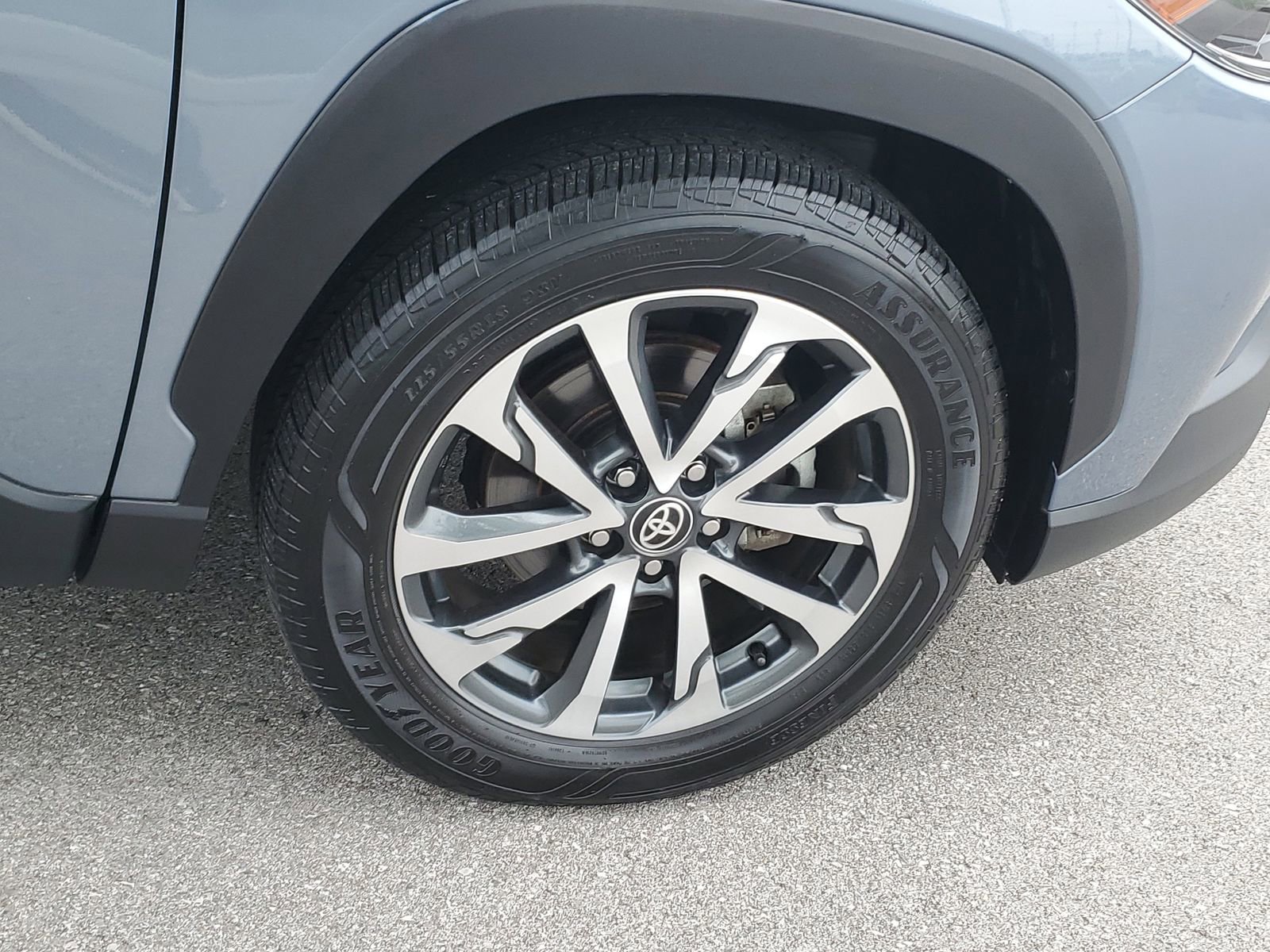 Certified 2023 Toyota Corolla Cross XLE w/ Convenience Package FWD image 5
