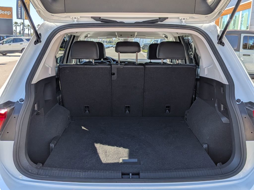 Used 2023 Volkswagen Tiguan SE image 5