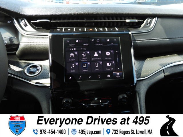 Used 2025 Jeep Grand Cherokee Laredo X AWD/4WD image 25