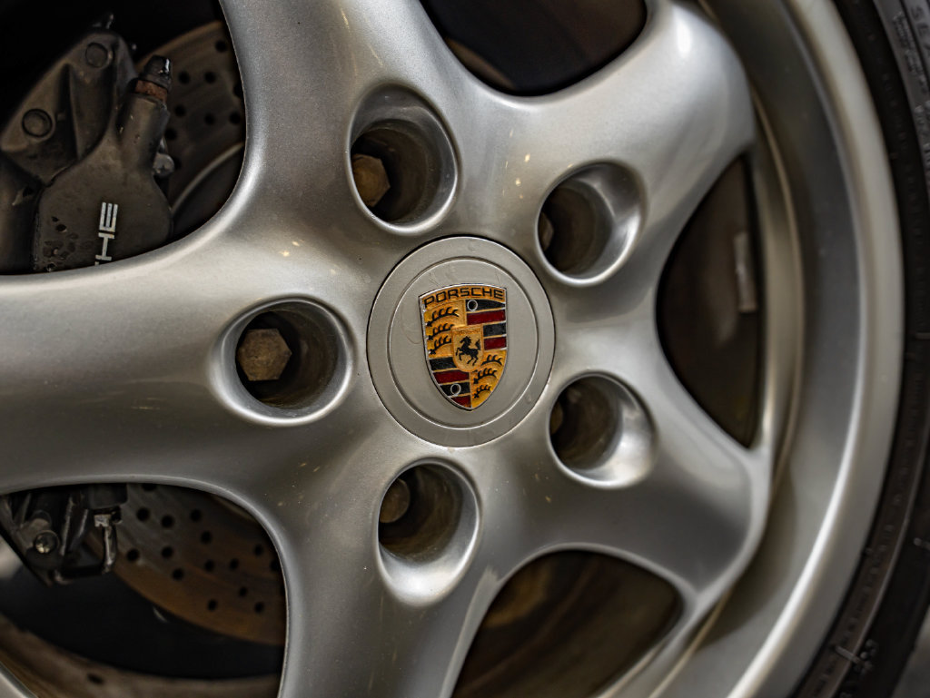 Used 1998 Porsche 911 Carrera RWD image 15
