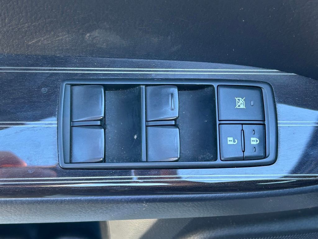 Used 2021 Lexus GX 460 Luxury w/ Sport Design Package AWD/4WD image 21
