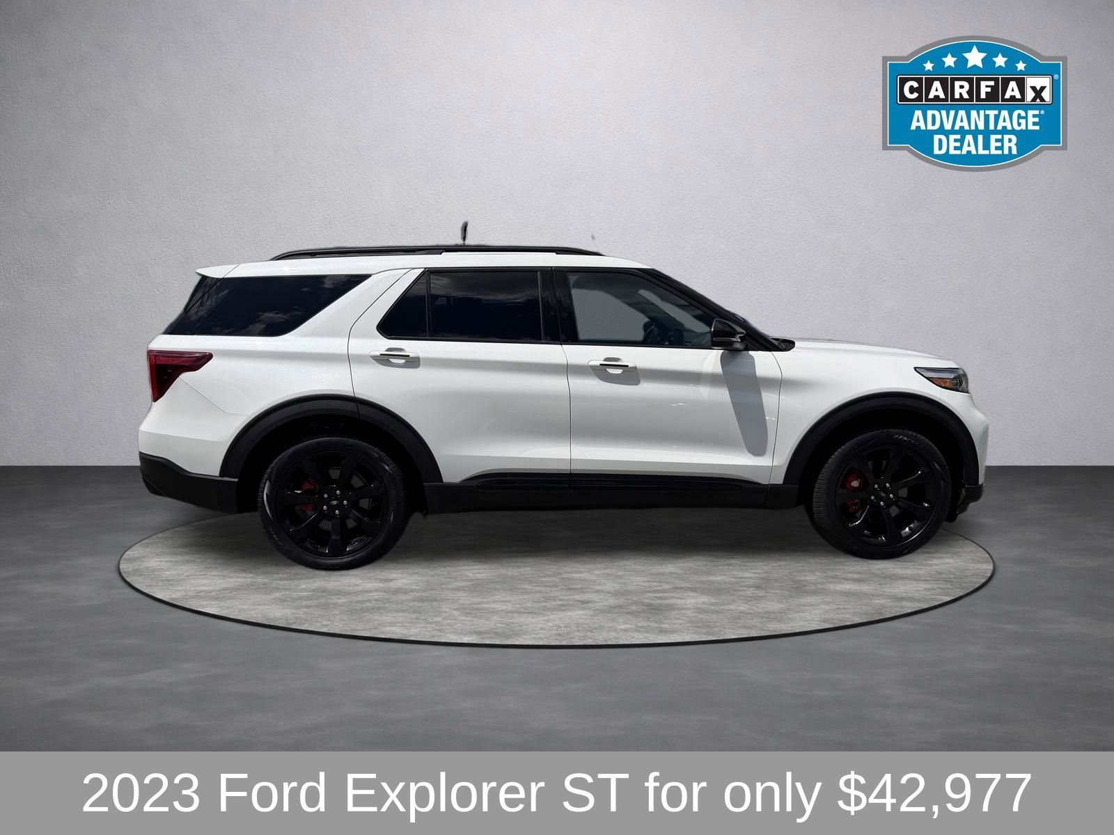 Used 2023 Ford Explorer ST w/ Equipment Group 401A AWD/4WD image 2