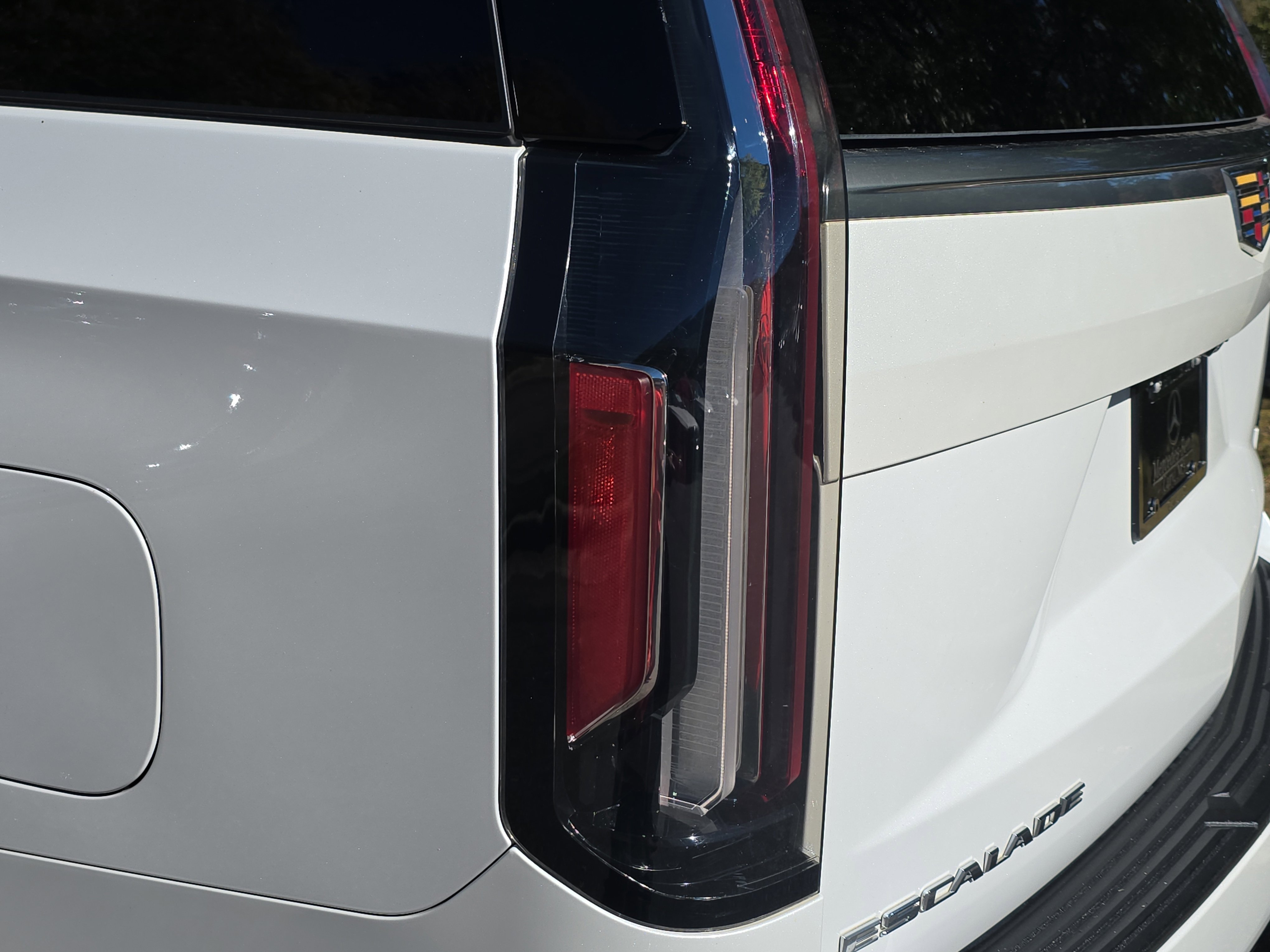 Used 2021 Cadillac Escalade ESV Premium Luxury image 35