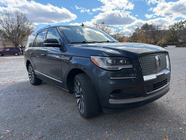 Used 2024 Lincoln Navigator Reserve image 4