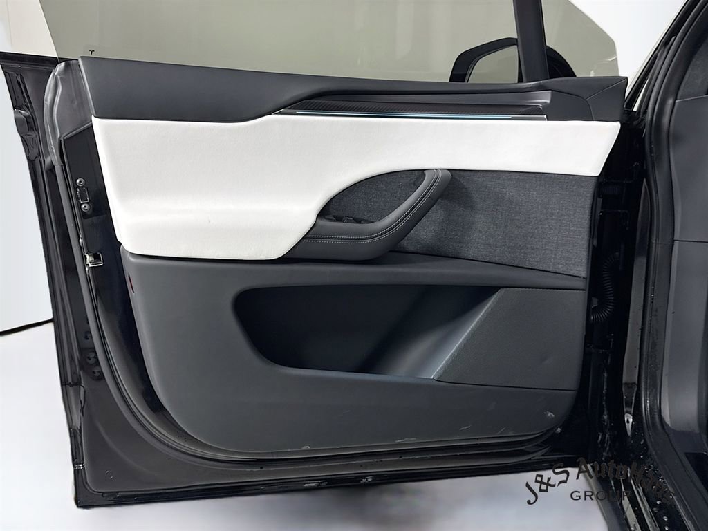Used 2026 Tesla Model X Plaid image 23