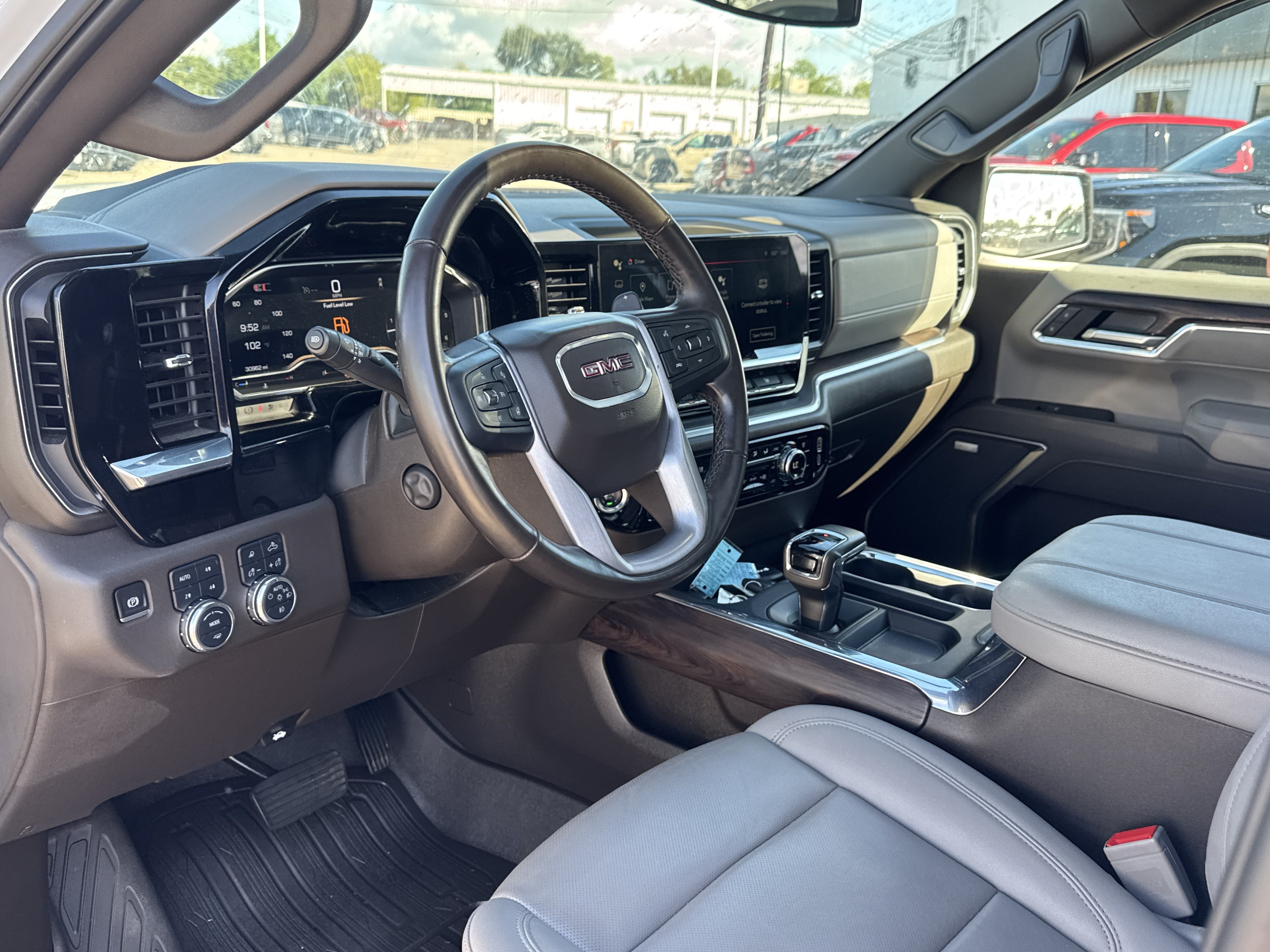 Used 2025 GMC Sierra 1500 SLT w/ SLT Premium Plus Package AWD/4WD image 5
