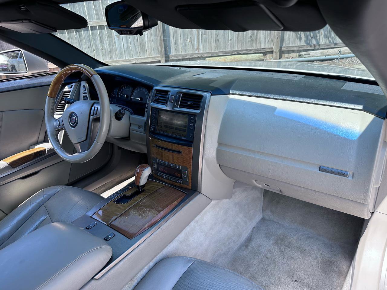 Used 2006 Cadillac XLR image 11