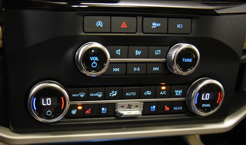 Used 2024 Ford Expedition Limited image 24