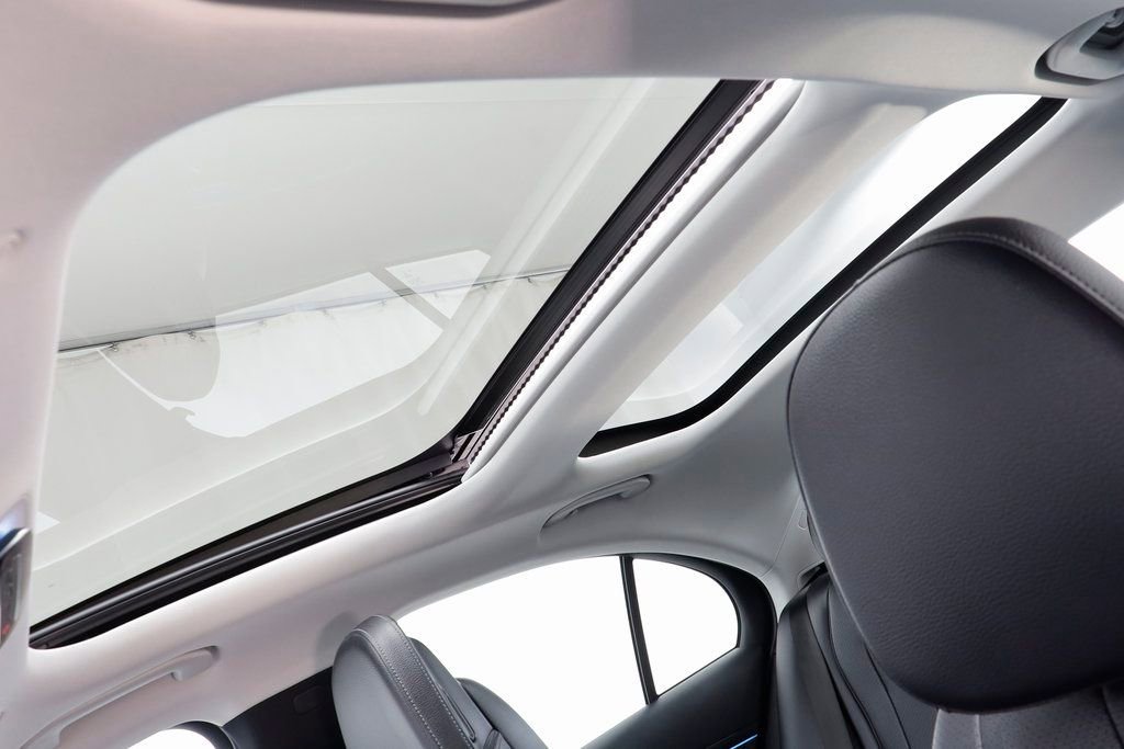 Used 2025 Mercedes-Benz E 350 Sedan image 14