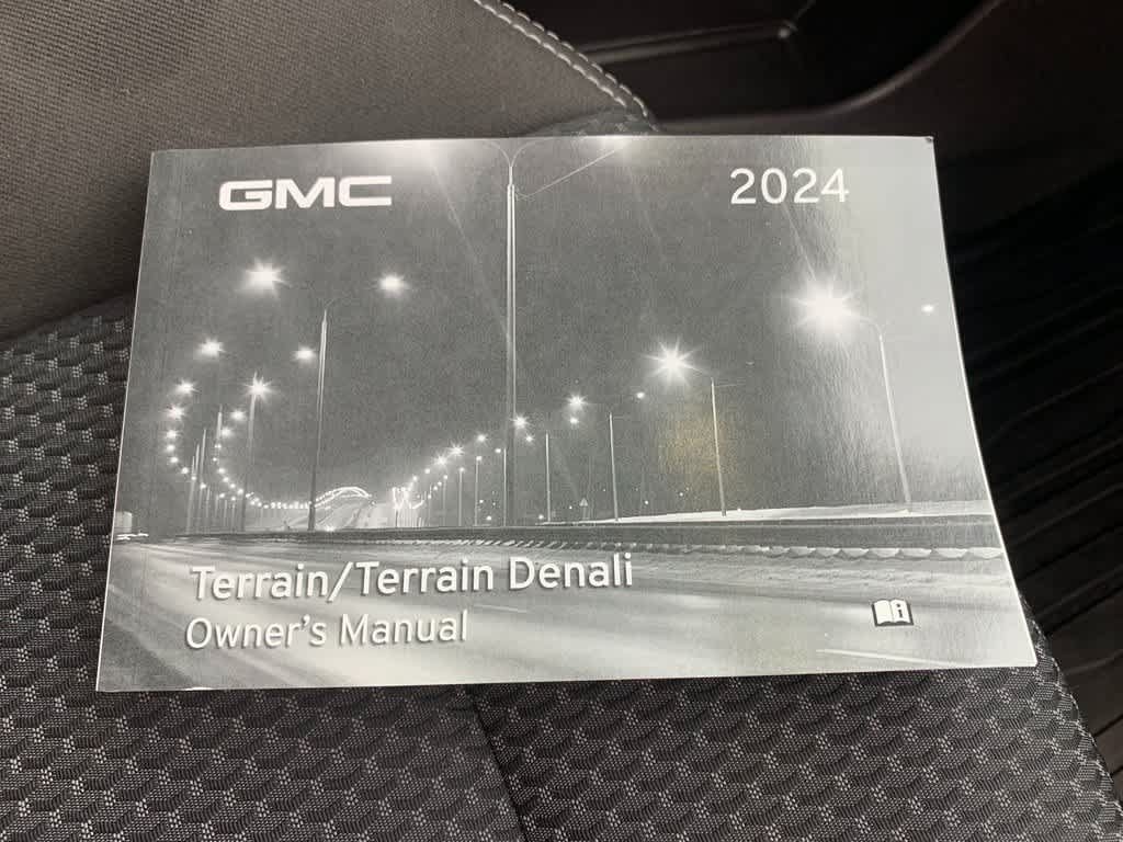 Used 2024 GMC Terrain SLE w/ Driver Convenience Package AWD/4WD image 28
