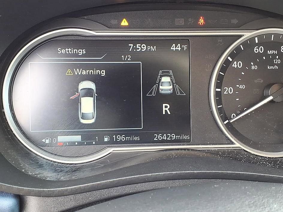 Used 2025 Nissan Versa SV FWD image 32