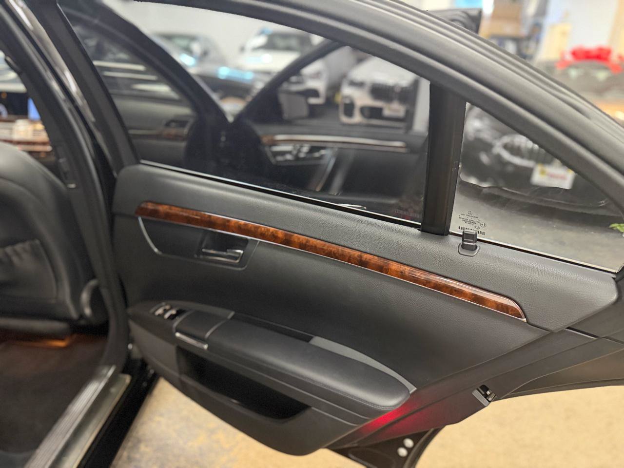 Used 2010 Mercedes-Benz S 550 4MATIC image 34