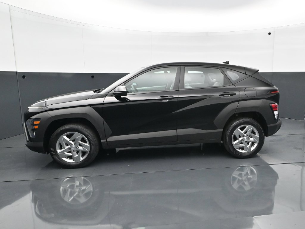 Used 2024 Hyundai Kona SE AWD/4WD image 3