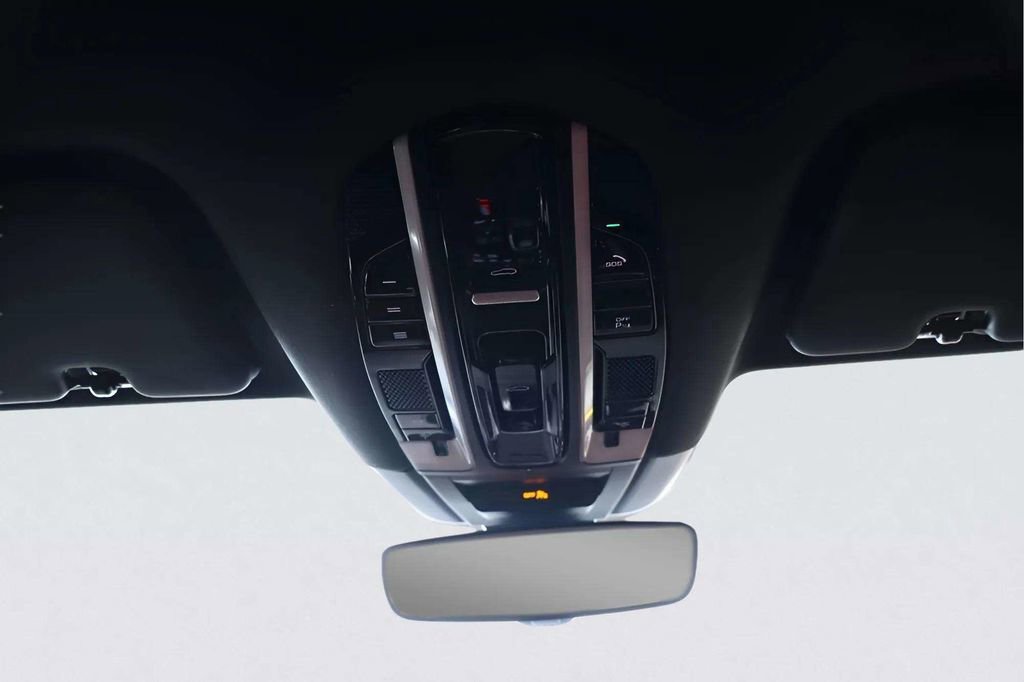 Used 2019 Porsche Cayenne Base image 30