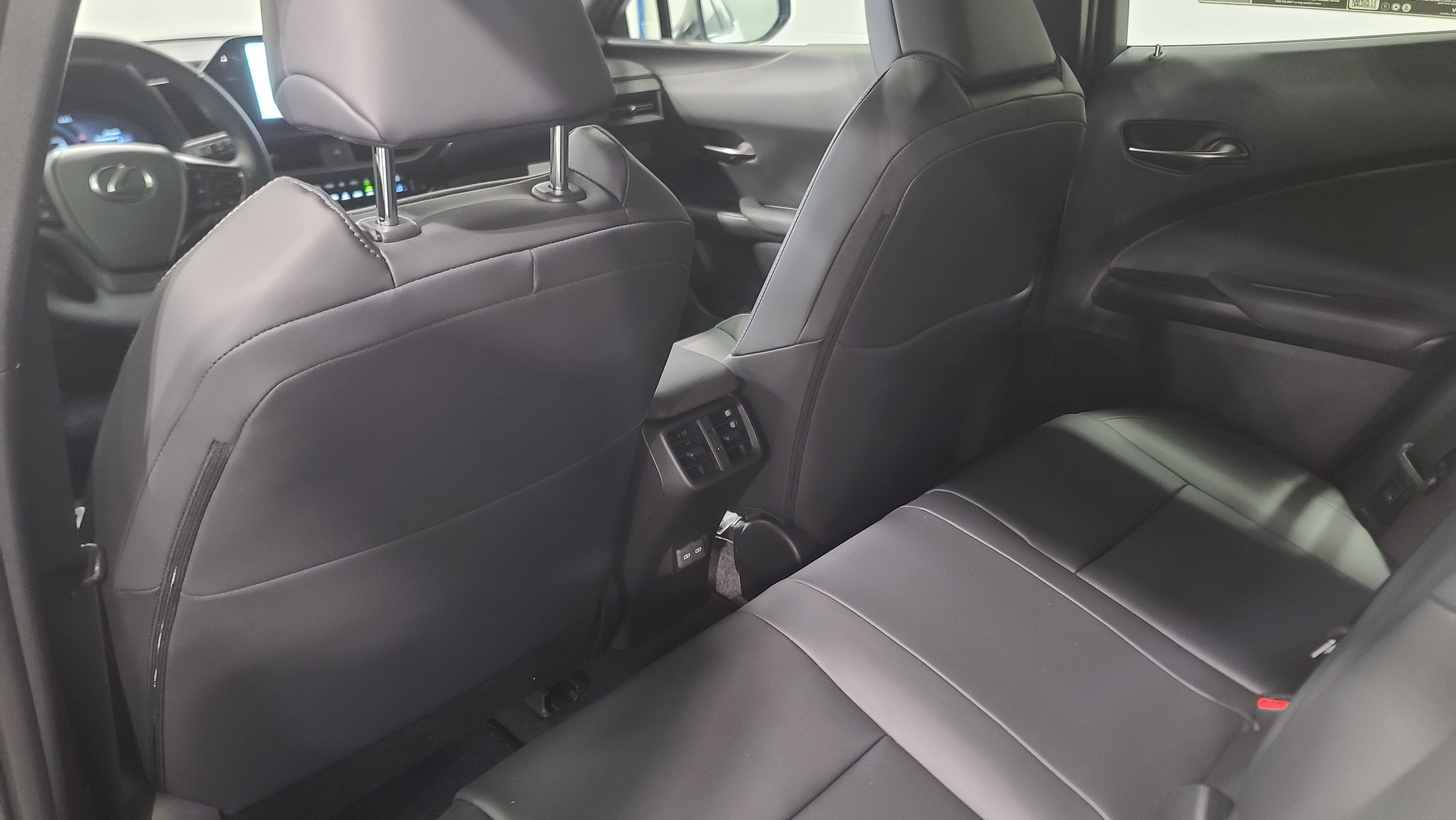 Certified 2026 Lexus UX 300h FWD w/ Accessory Package (2T) image 33