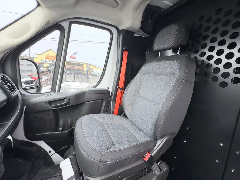 Used 2025 RAM ProMaster 2500 w/ Premium Convenience Group FWD image 18