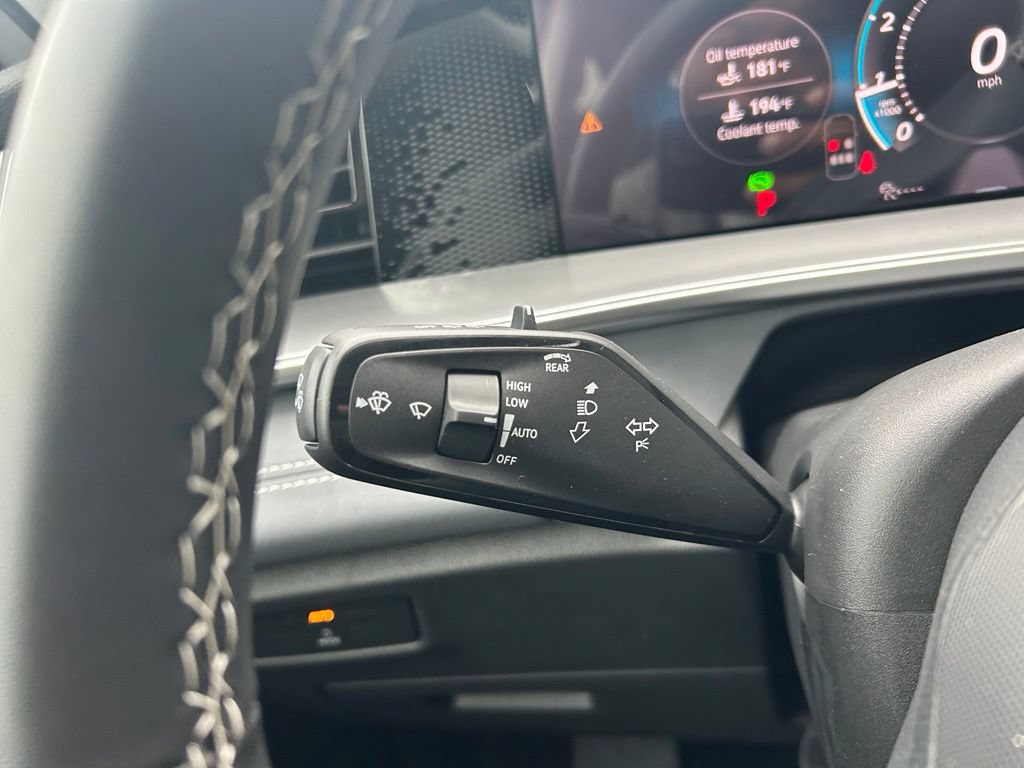 New 2026 Volkswagen Tiguan SE FWD image 22